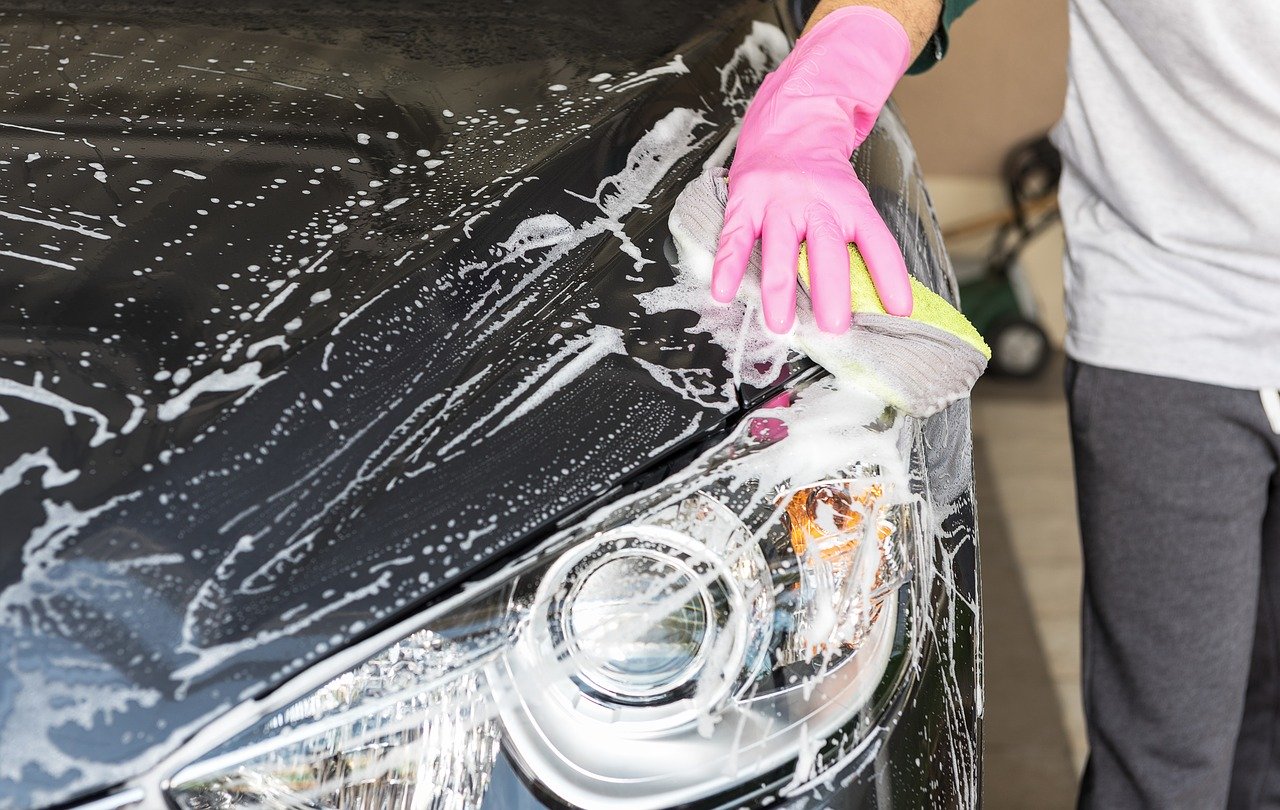 Best Way to Wash a Car Without Scratching